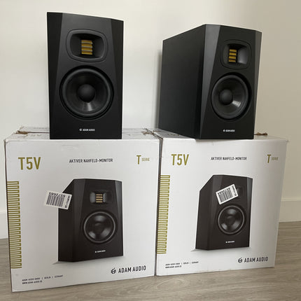 SCARLETT & ADAMS (+ Stands & Cables) Package