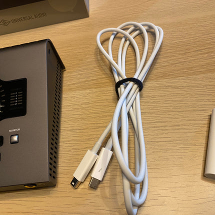 APOLLO TWIN MKII (+ Thunderbolt Cable)