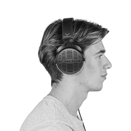 DT 900 PRO X